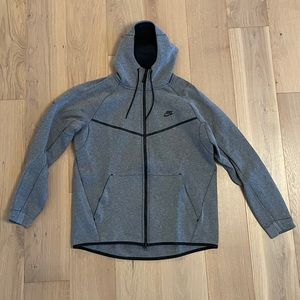 Nike Sportswear Tech Fleece XL Gray